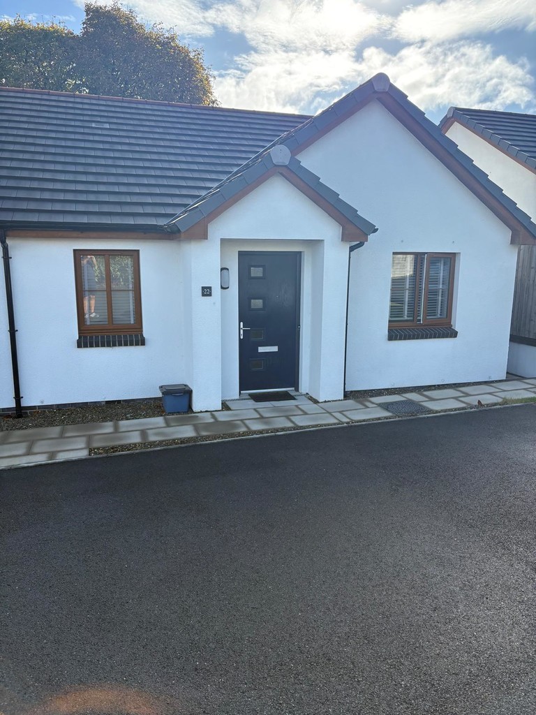 2 bed semi-detached bungalow for sale in Potters Grove, Templeton  - Property Image 10