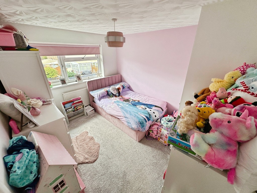 3 bed semi-detached house for sale in Telford Close, Penpedairheol, Hengoed - Property Image 9