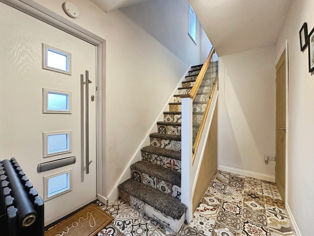 3 bed semi-detached house for sale in Telford Close, Penpedairheol, Hengoed - Property Image 8