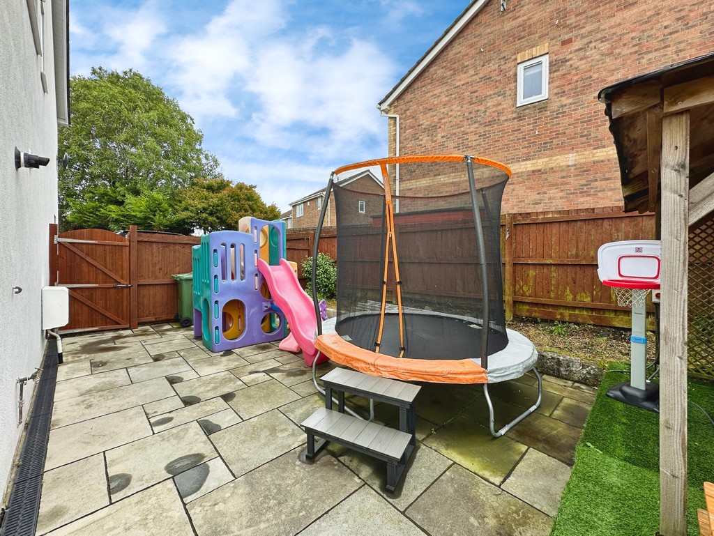 3 bed semi-detached house for sale in Telford Close, Penpedairheol, Hengoed - Property Image 16