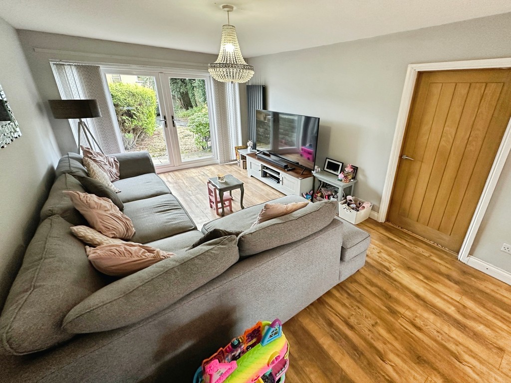 3 bed semi-detached house for sale in Telford Close, Penpedairheol, Hengoed - Property Image 6