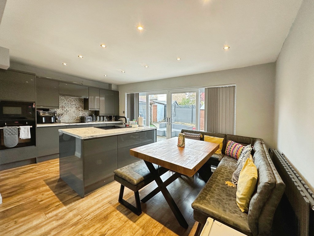3 bed semi-detached house for sale in Telford Close, Penpedairheol, Hengoed - Property Image 4
