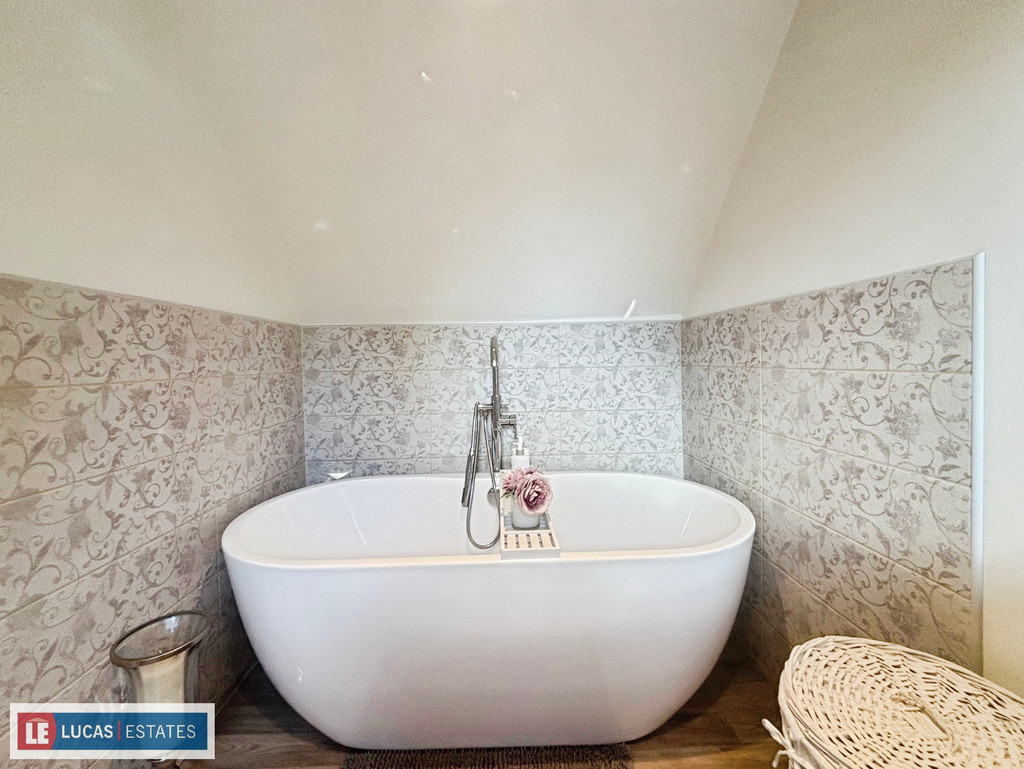 3 bed detached bungalow for sale in Heol Fargoed, Bargoed  - Property Image 32