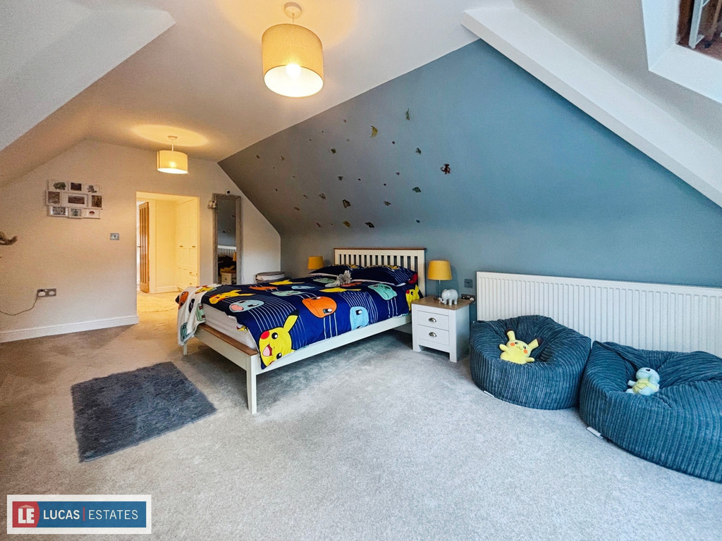 3 bed detached bungalow for sale in Heol Fargoed, Bargoed  - Property Image 25