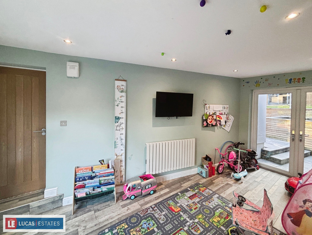 3 bed detached bungalow for sale in Heol Fargoed, Bargoed  - Property Image 19