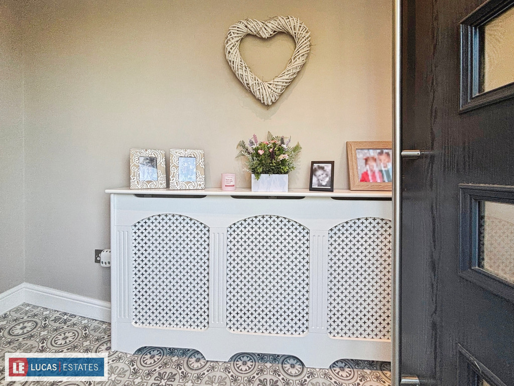 3 bed detached bungalow for sale in Heol Fargoed, Bargoed  - Property Image 5