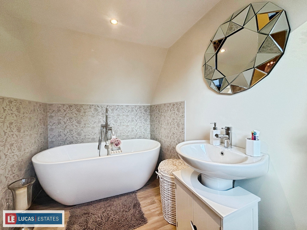 3 bed detached bungalow for sale in Heol Fargoed, Bargoed  - Property Image 30