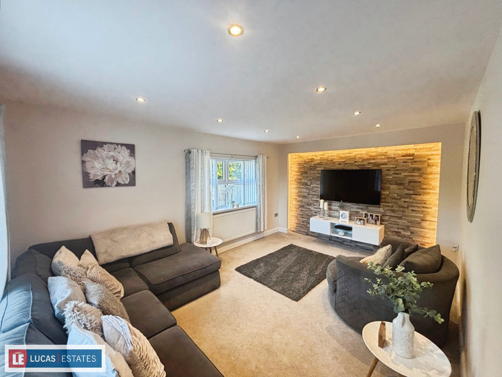 3 bed detached bungalow for sale in Heol Fargoed, Bargoed  - Property Image 2