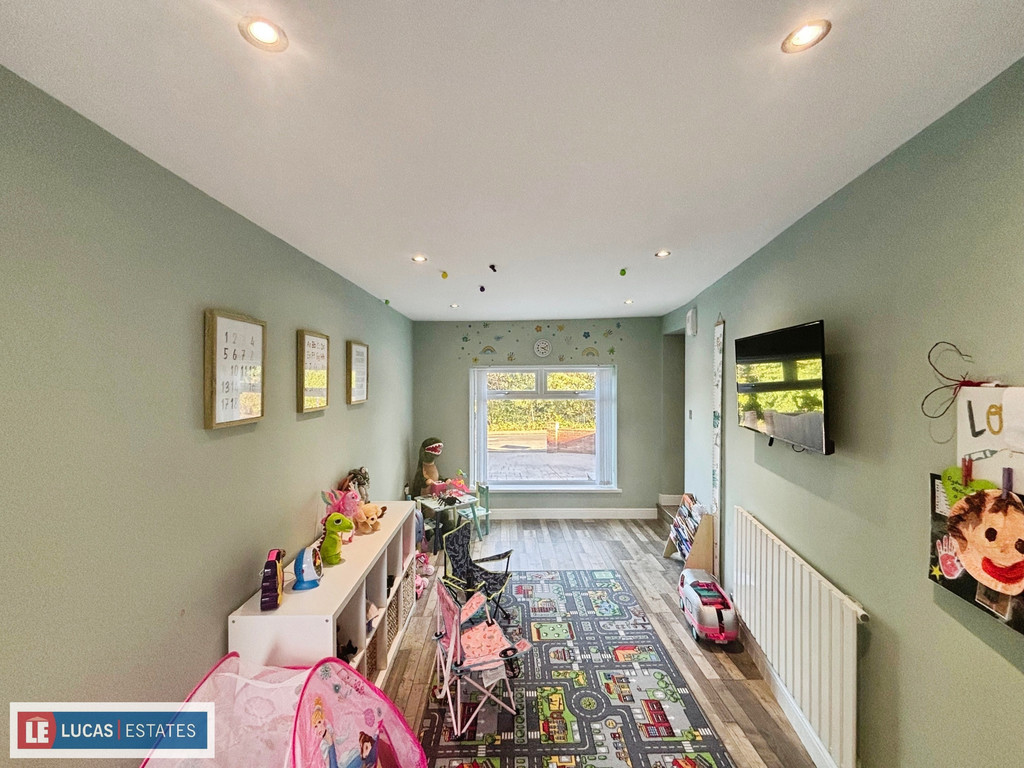 3 bed detached bungalow for sale in Heol Fargoed, Bargoed  - Property Image 18