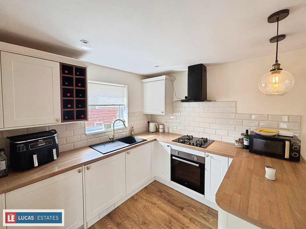2 bed semi-detached bungalow for sale in Lon-y-celyn, Nelson, Treharris  - Property Image 9