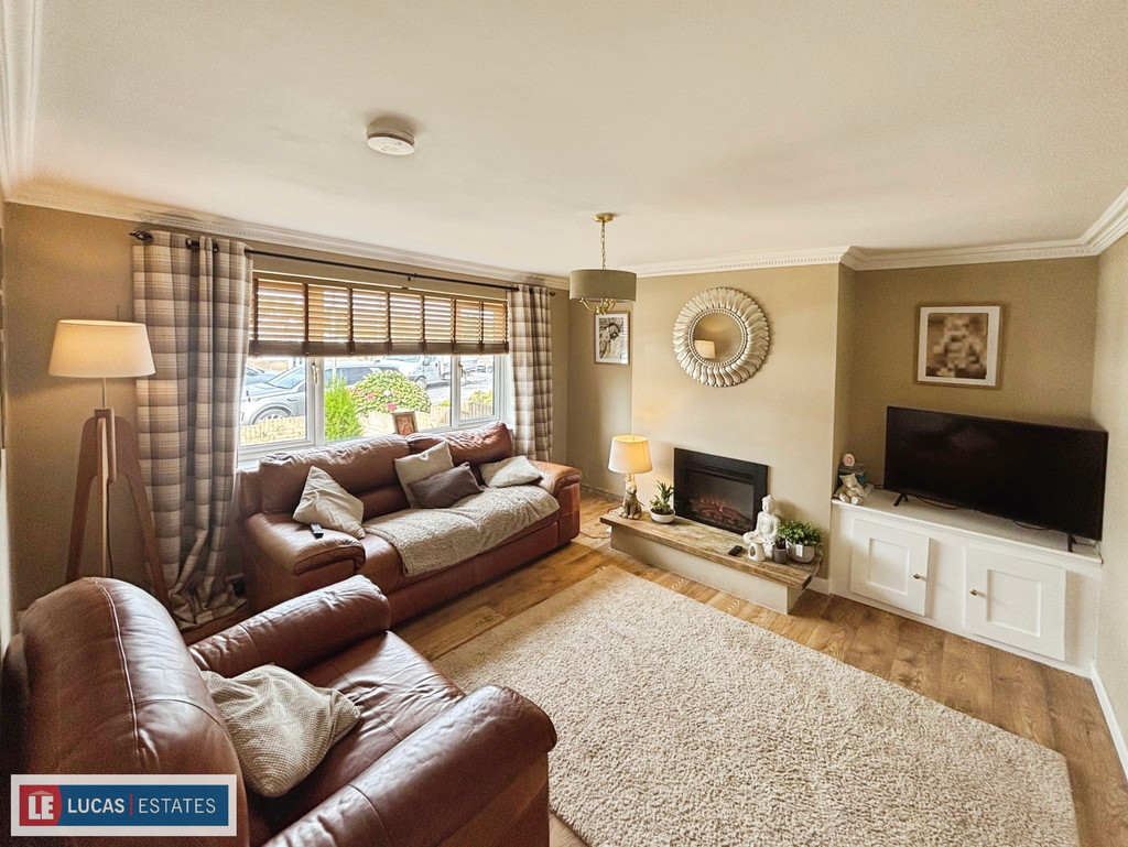 2 bed semi-detached bungalow for sale in Lon-y-celyn, Nelson, Treharris  - Property Image 2