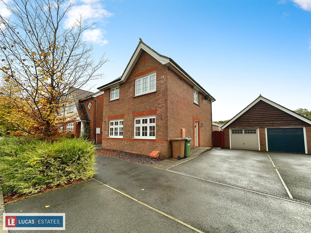 3 bed detached house for sale in Kingfisher Way, Cwm Calon