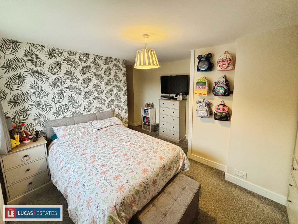 3 bed terraced house for sale in Ty Llwyd Walk, Aberbargoed  - Property Image 14