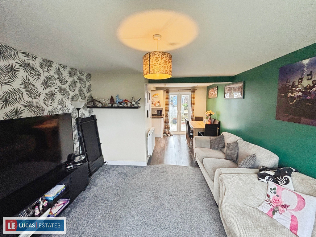3 bed terraced house for sale in Ty Llwyd Walk, Aberbargoed  - Property Image 7