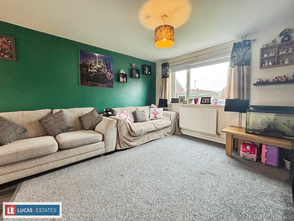 3 bed terraced house for sale in Ty Llwyd Walk, Aberbargoed  - Property Image 5