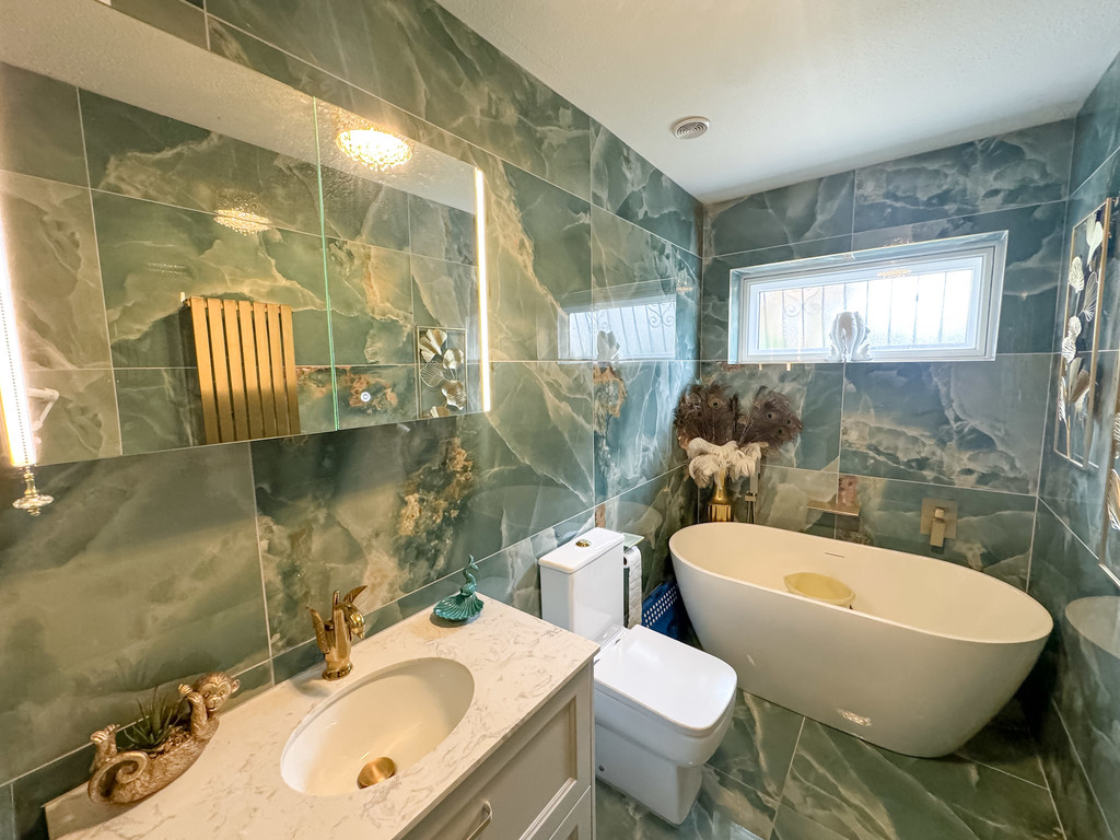 4 bed detached bungalow for sale in Woodfieldside, Blackwood  - Property Image 8
