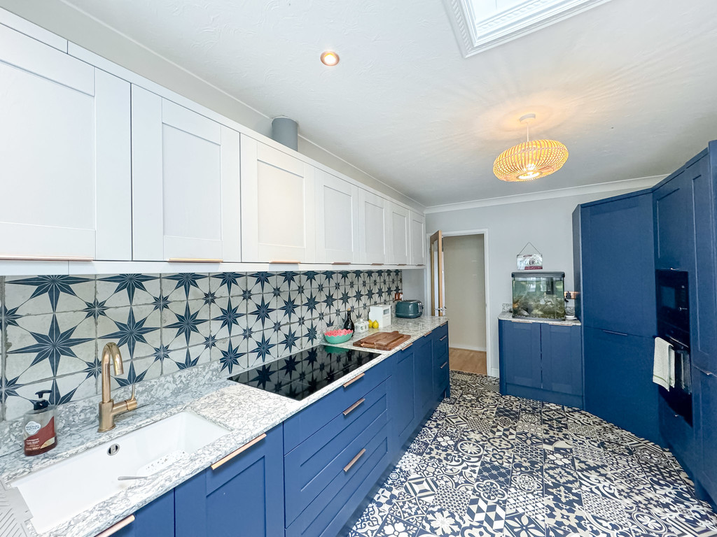 4 bed detached bungalow for sale in Woodfieldside, Blackwood  - Property Image 2
