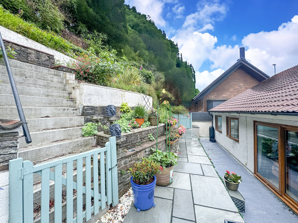 4 bed detached bungalow for sale in Woodfieldside, Blackwood  - Property Image 15