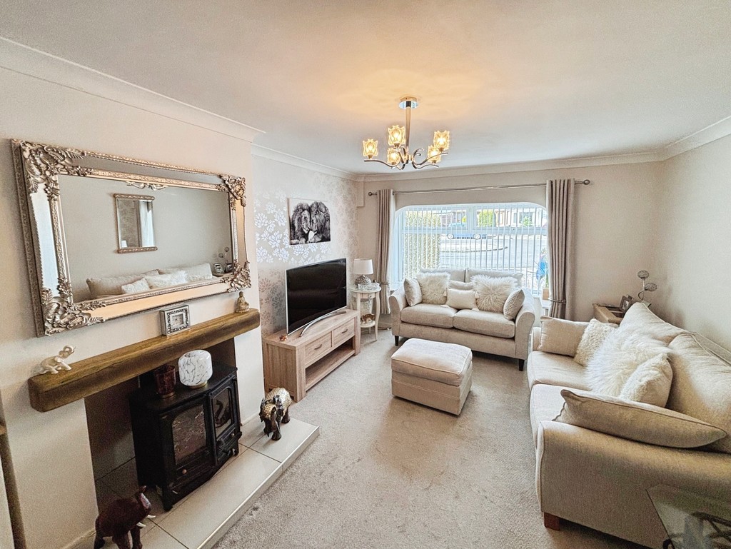 2 bed semi-detached bungalow for sale in Hadrians Close, Gelligaer, Hengoed  - Property Image 2