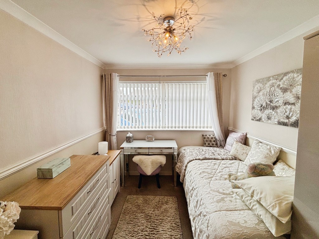 2 bed semi-detached bungalow for sale in Hadrians Close, Gelligaer, Hengoed  - Property Image 17