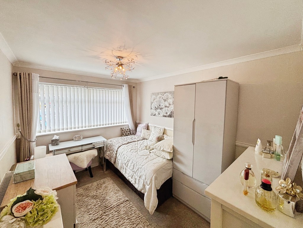 2 bed semi-detached bungalow for sale in Hadrians Close, Gelligaer, Hengoed  - Property Image 16