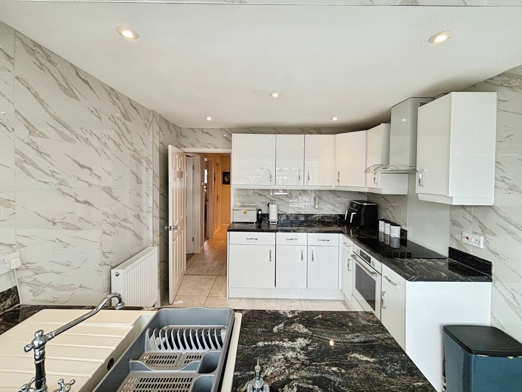 2 bed semi-detached bungalow for sale in Hadrians Close, Gelligaer, Hengoed  - Property Image 3