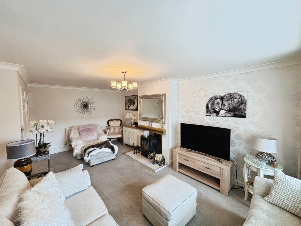 2 bed semi-detached bungalow for sale in Hadrians Close, Gelligaer, Hengoed  - Property Image 6