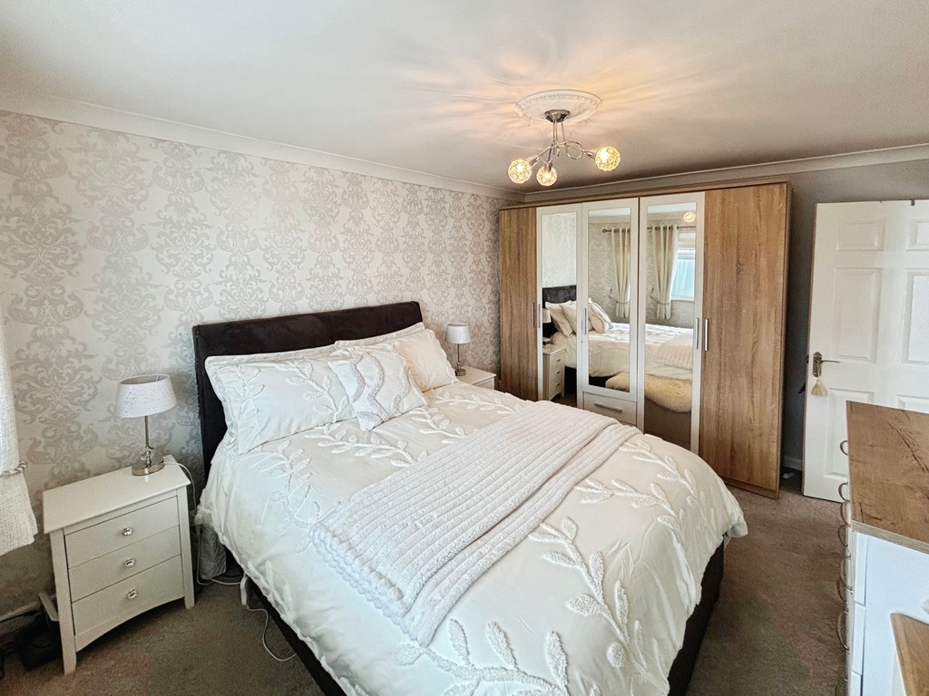 2 bed semi-detached bungalow for sale in Hadrians Close, Gelligaer, Hengoed  - Property Image 15