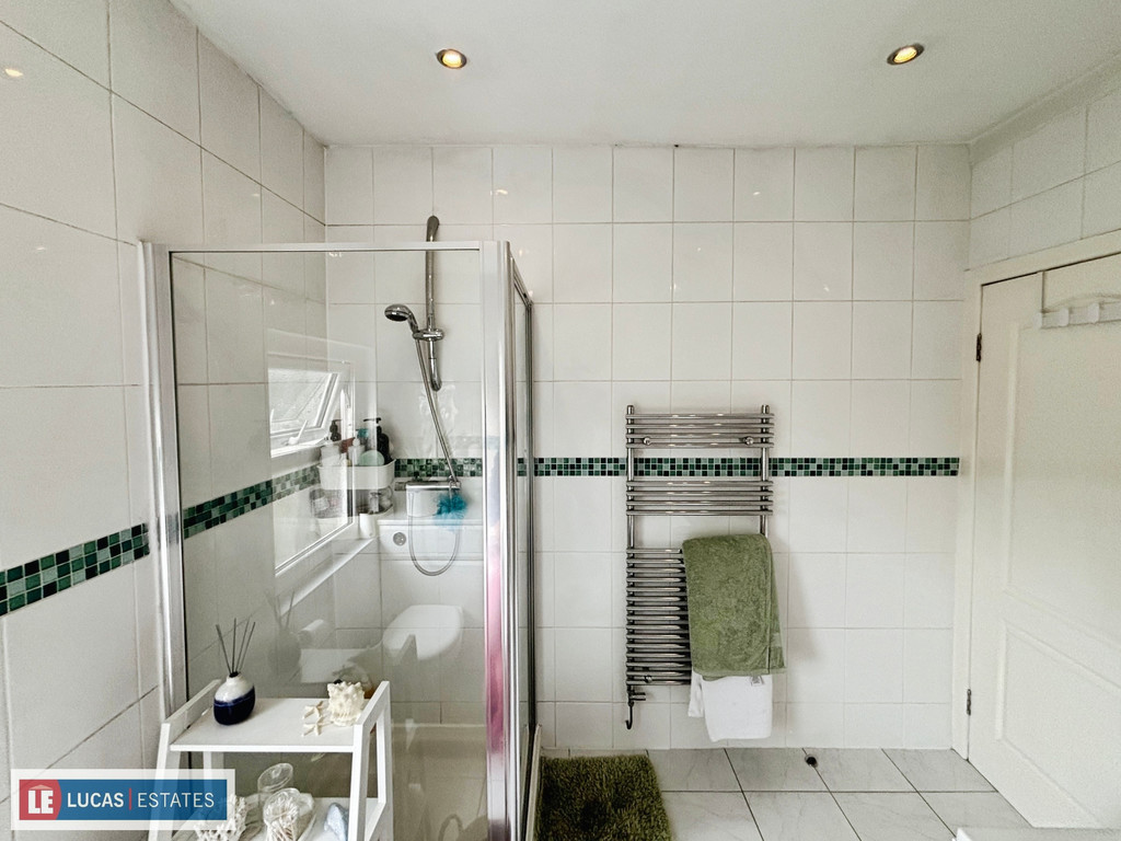 3 bed terraced house for sale in Gelligroes Road, Pontllanfraith, Blackwood  - Property Image 13