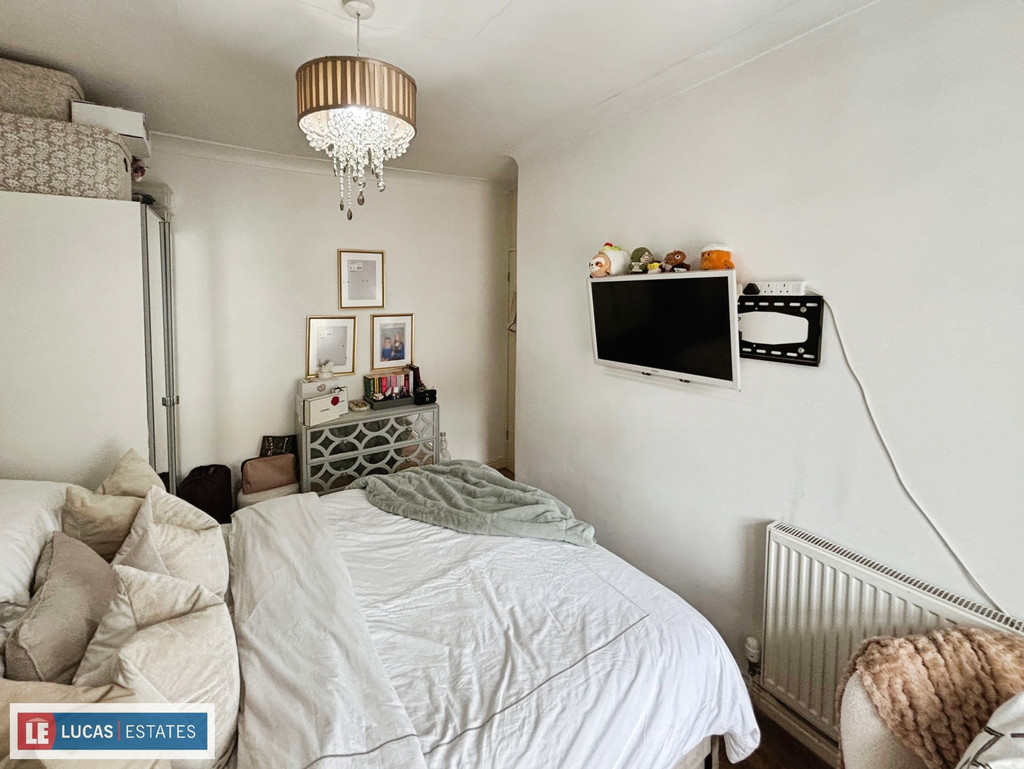 3 bed terraced house for sale in Gelligroes Road, Pontllanfraith, Blackwood  - Property Image 17