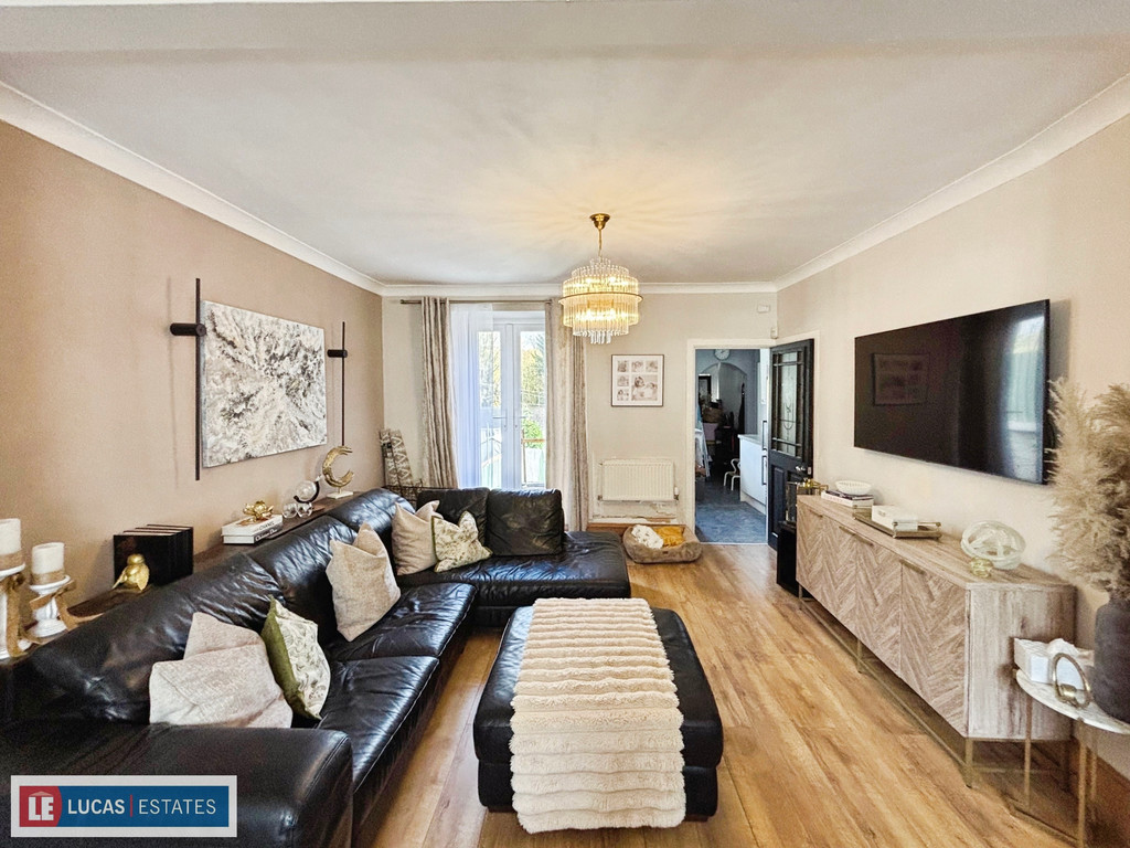 3 bed terraced house for sale in Gelligroes Road, Pontllanfraith, Blackwood  - Property Image 3