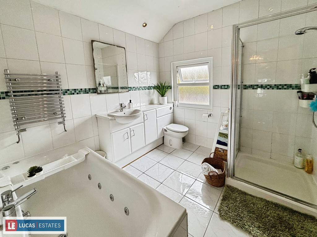 3 bed terraced house for sale in Gelligroes Road, Pontllanfraith, Blackwood  - Property Image 11