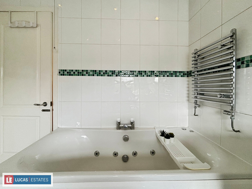 3 bed terraced house for sale in Gelligroes Road, Pontllanfraith, Blackwood  - Property Image 14