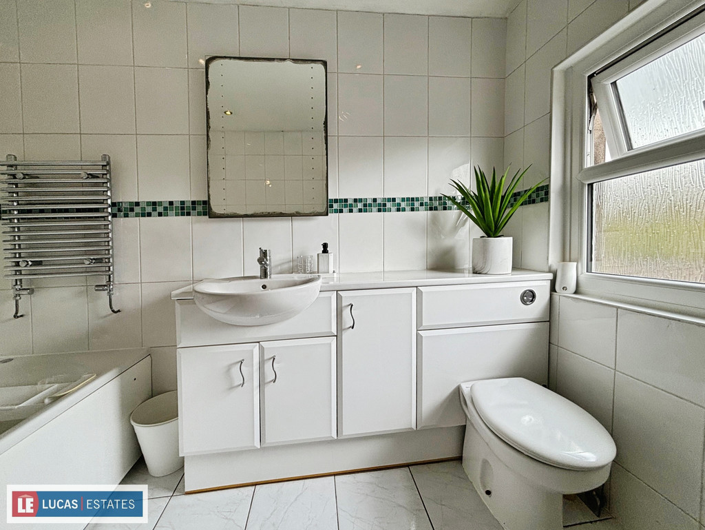 3 bed terraced house for sale in Gelligroes Road, Pontllanfraith, Blackwood  - Property Image 12