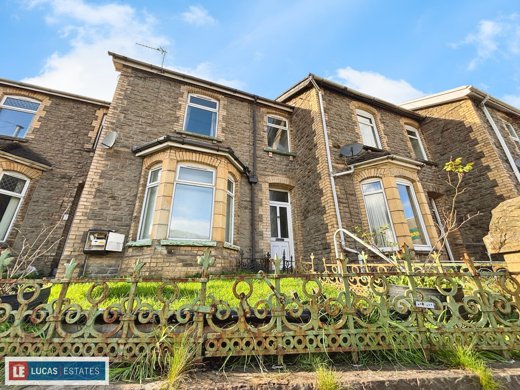 3 bed terraced house for sale in High Street, Newbridge, Newport  - Property Image 1