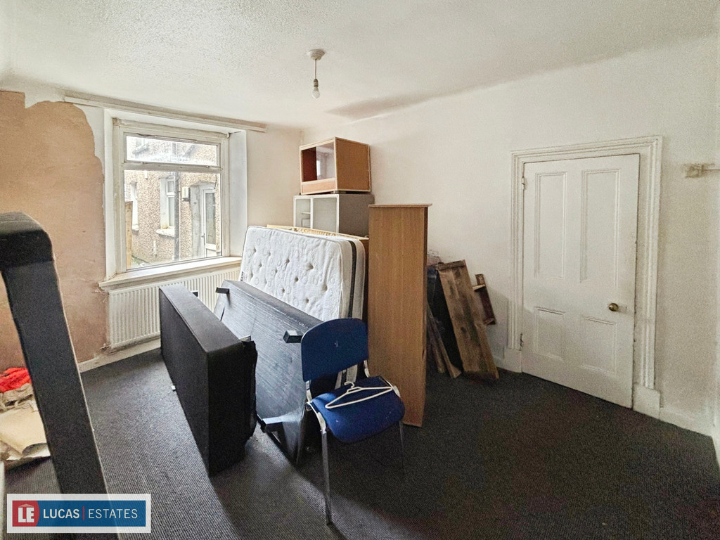 3 bed terraced house for sale in High Street, Newbridge, Newport  - Property Image 3