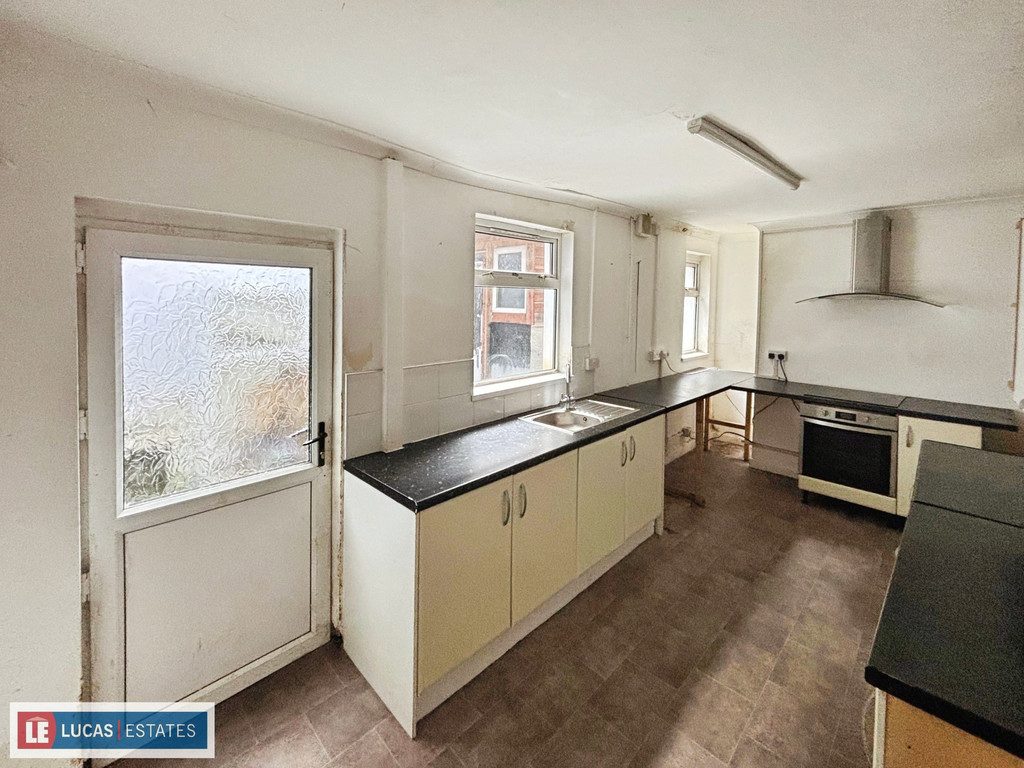 3 bed terraced house for sale in High Street, Newbridge, Newport  - Property Image 10