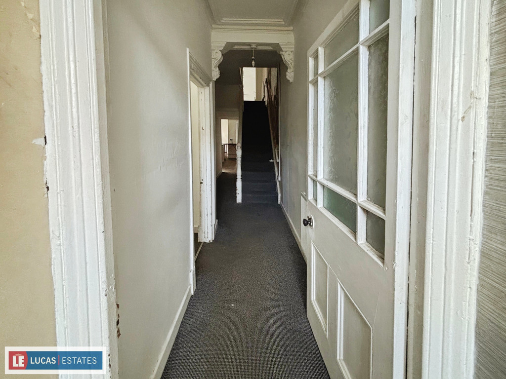 3 bed terraced house for sale in High Street, Newbridge, Newport  - Property Image 5