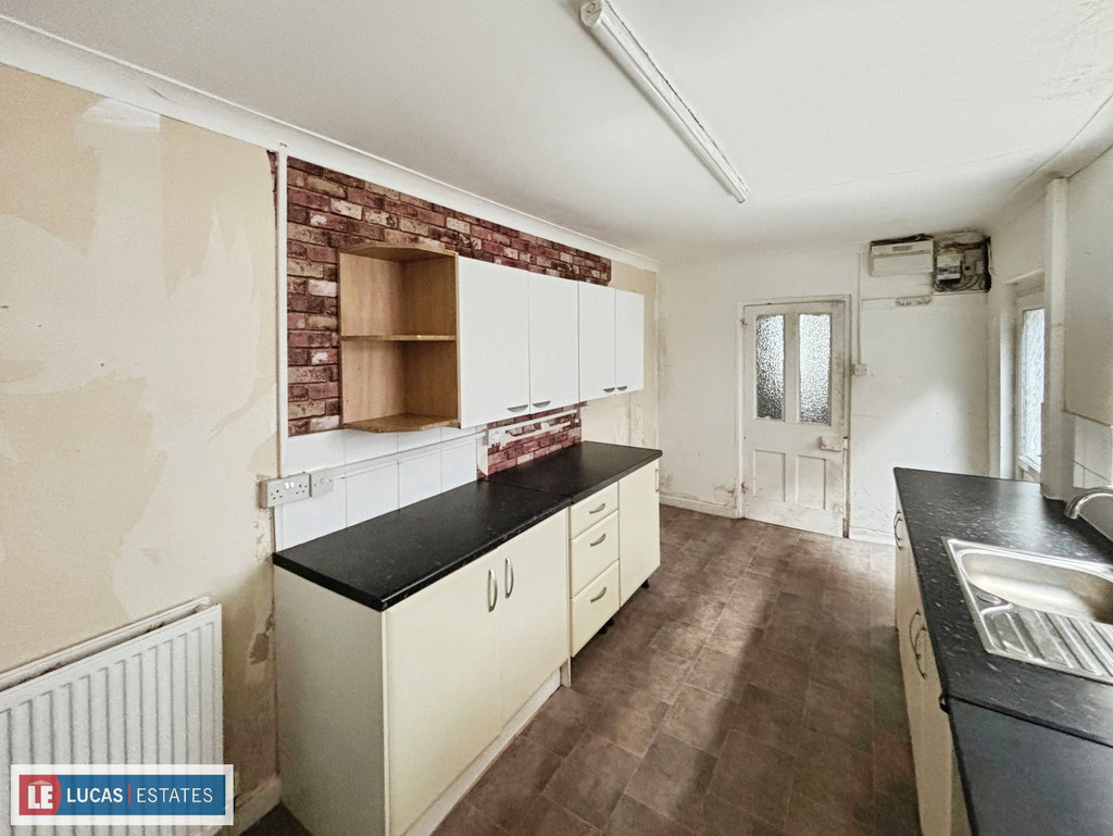3 bed terraced house for sale in High Street, Newbridge, Newport  - Property Image 8