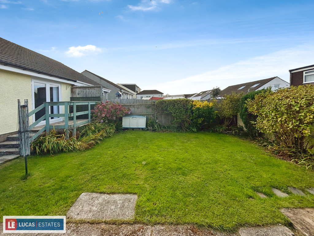 2 bed semi-detached bungalow for sale in St. Annes Gardens, Maesycwmmer  - Property Image 22