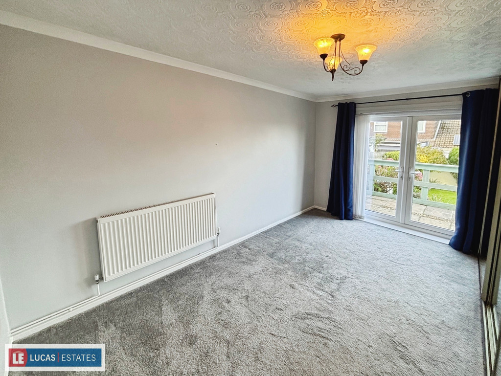 2 bed semi-detached bungalow for sale in St. Annes Gardens, Maesycwmmer  - Property Image 14