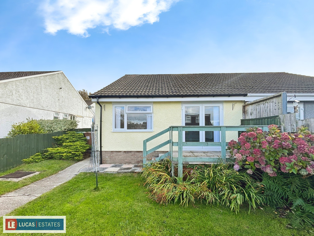 2 bed semi-detached bungalow for sale in St. Annes Gardens, Maesycwmmer  - Property Image 20
