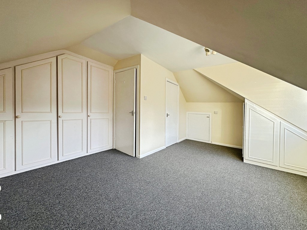 3 bed detached bungalow for sale in Tyn-y-coed, Ystrad Mynach - Property Image 12