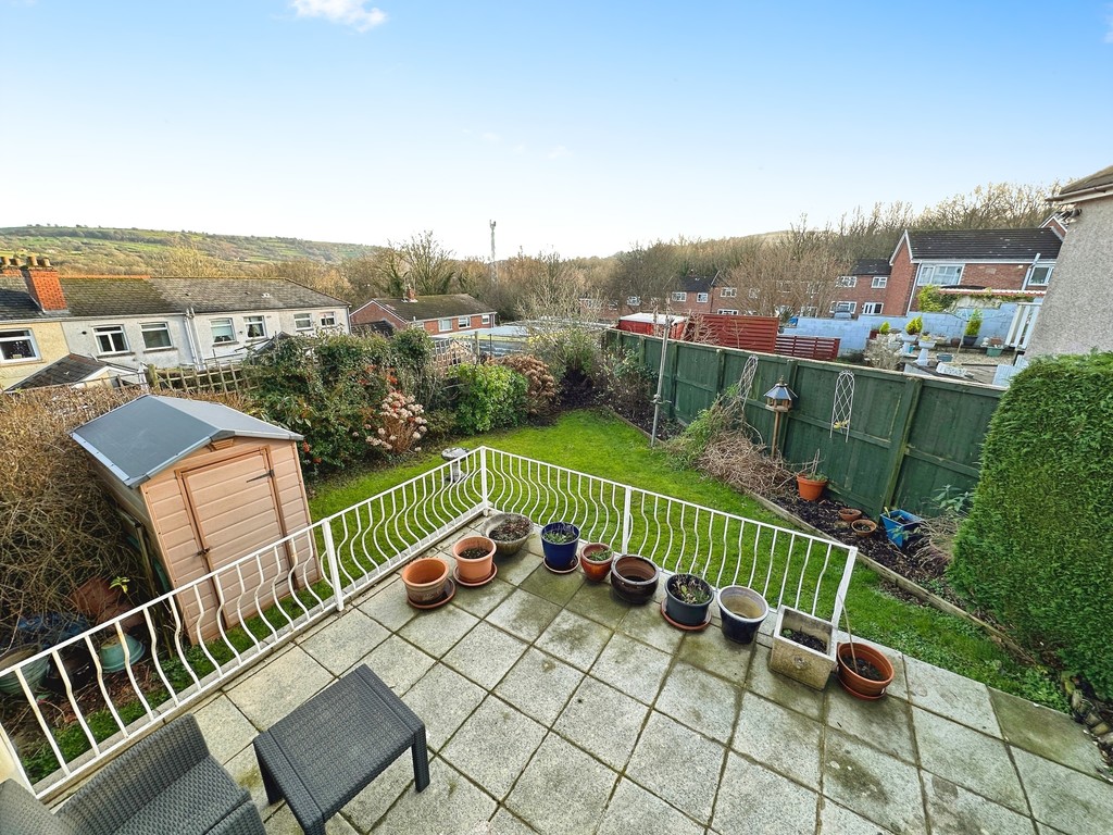 3 bed detached bungalow for sale in Tyn-y-coed, Ystrad Mynach - Property Image 4