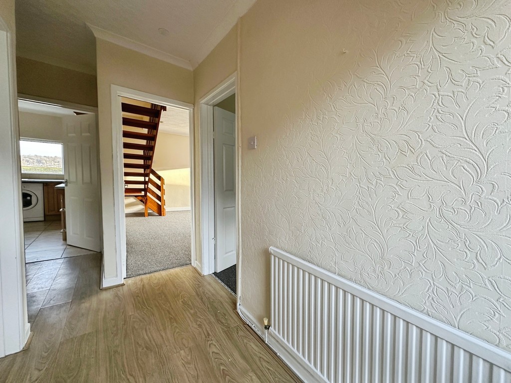3 bed detached bungalow for sale in Tyn-y-coed, Ystrad Mynach - Property Image 8
