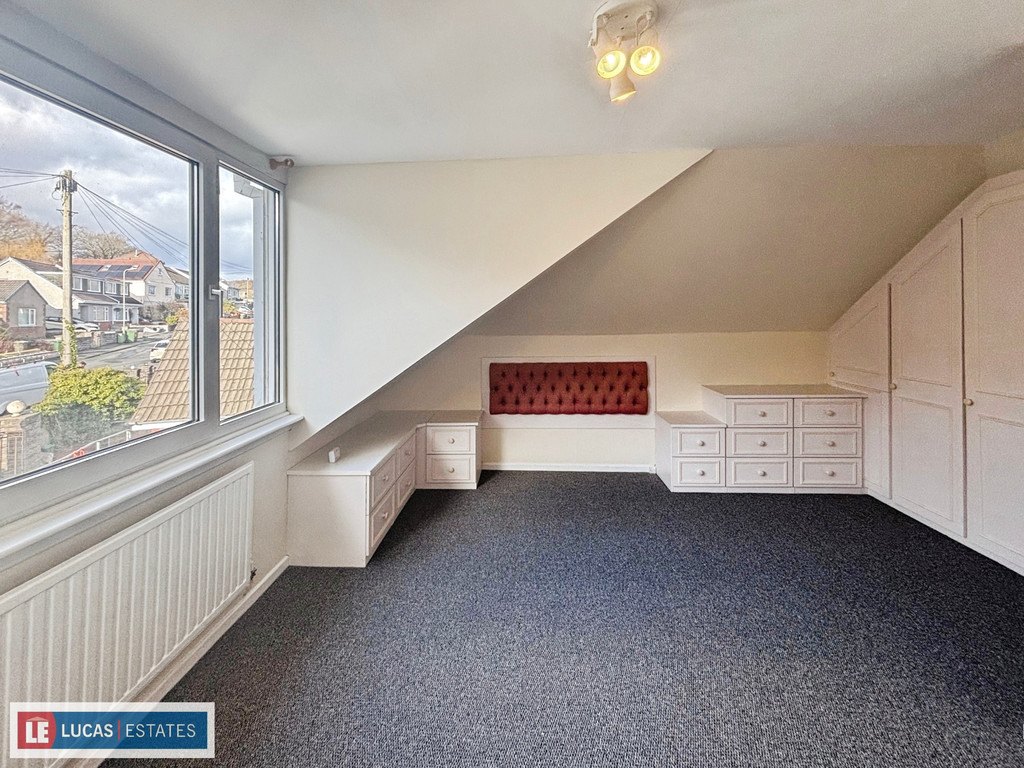 3 bed detached bungalow for sale in Tyn-y-coed, Ystrad Mynach - Property Image 9