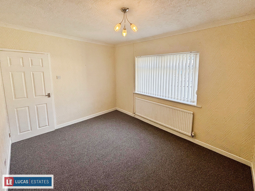 3 bed detached bungalow for sale in Tyn-y-coed, Ystrad Mynach - Property Image 11
