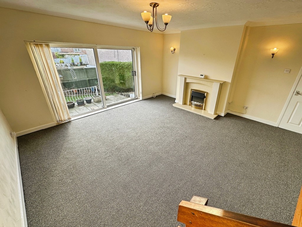 3 bed detached bungalow for sale in Tyn-y-coed, Ystrad Mynach - Property Image 3
