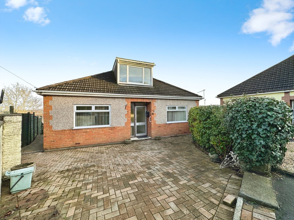 3 bed detached bungalow for sale in Tyn-y-coed, Ystrad Mynach - Property Image 2