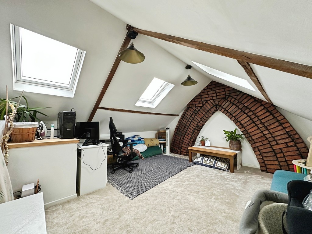 4 bed semi-detached house for sale in Main Road, Maesycwmmer, Hengoed - Property Image 14